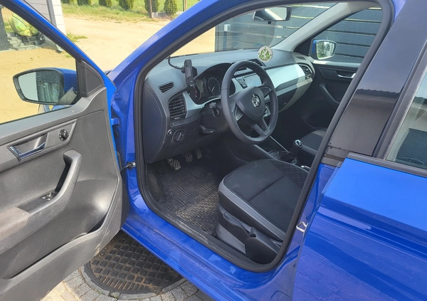 Skoda Fabia cena 39500 przebieg: 144000, rok produkcji 2019 z Łomża małe 67